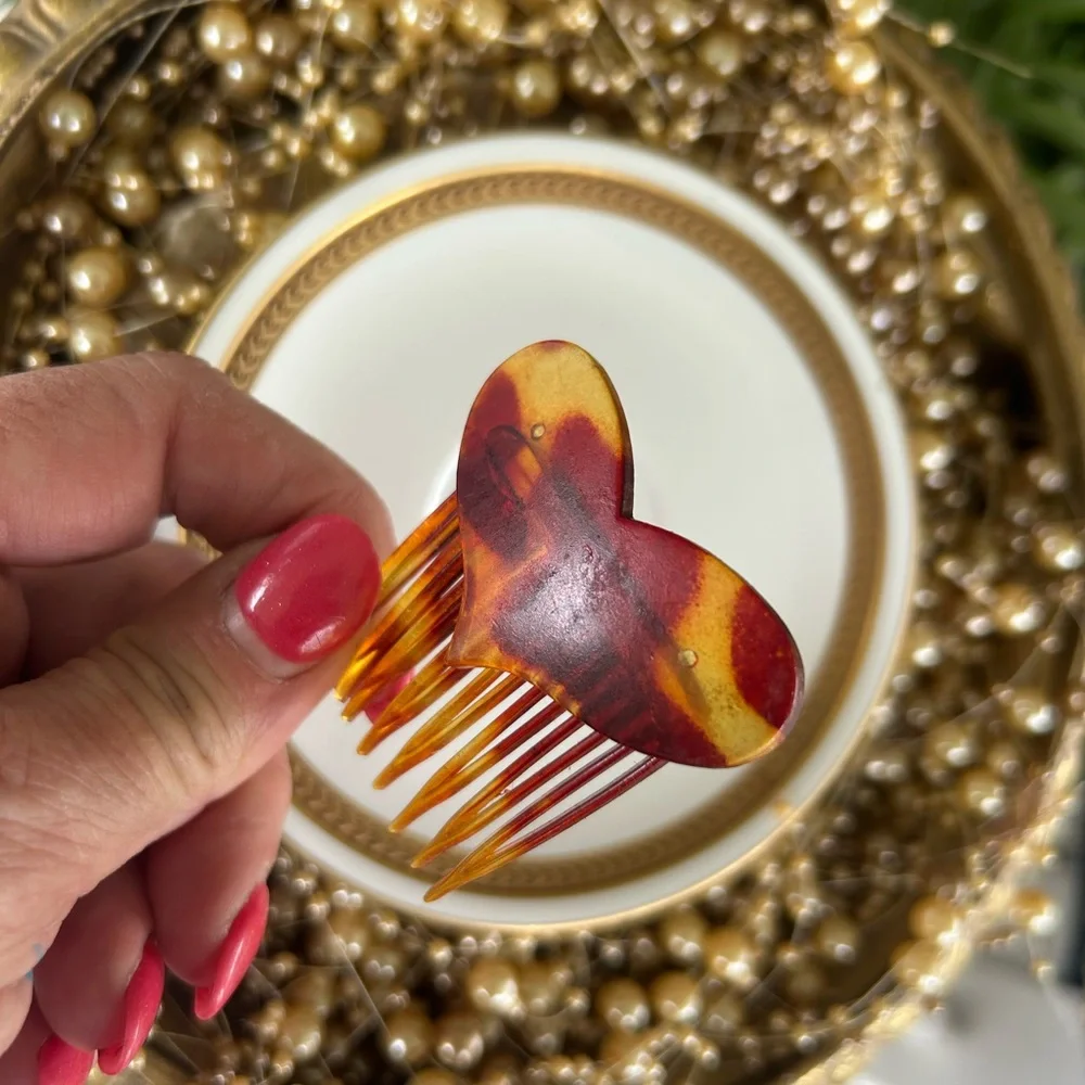 Vintage Heart-Shaped Tortoiseshell Hair Comb